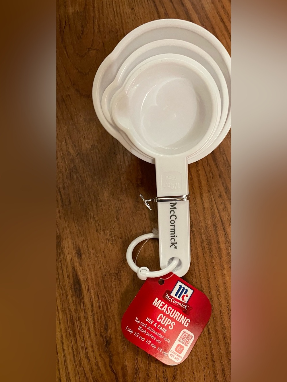 New McCormick White Nesting Measuring Cups Set